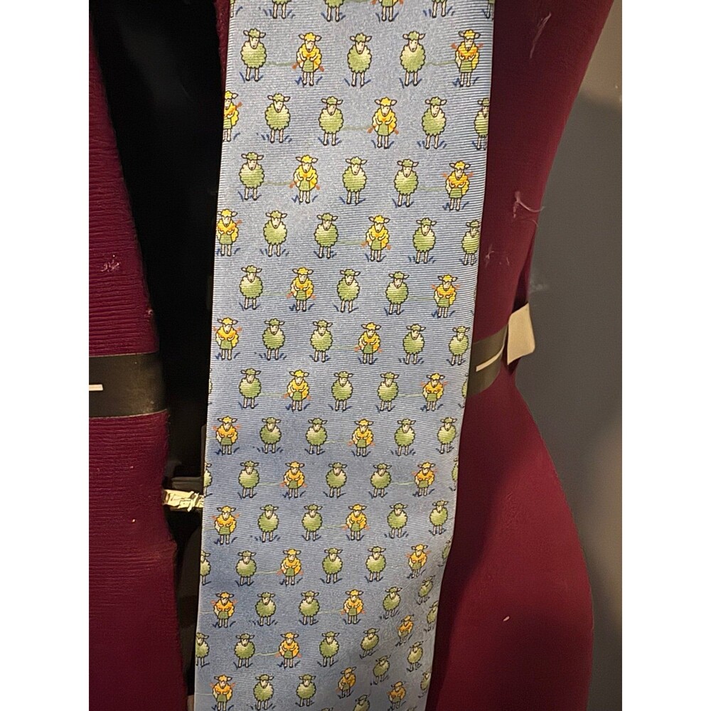 Brooks brothers light blue sheep Easter 346 100% silk neck tie